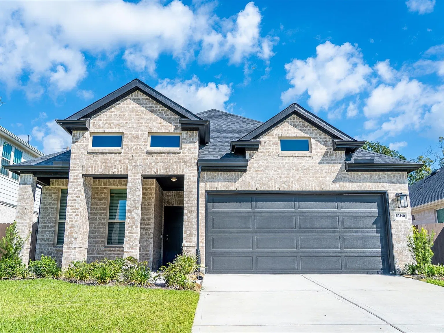 4 bed, 3.0 bath, 2009 sqft, $2,650 — Photo 1