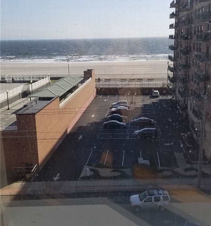 2nd image of 25 West Broadway
