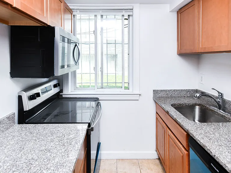 713 Brandywine St SE #B2 — Photo 20