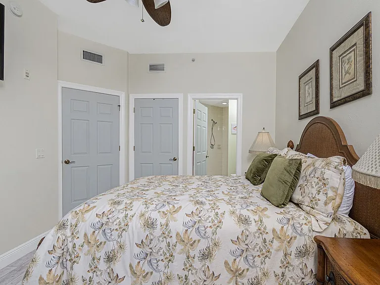 3313 Sunset Key Cir #701 — Photo 32