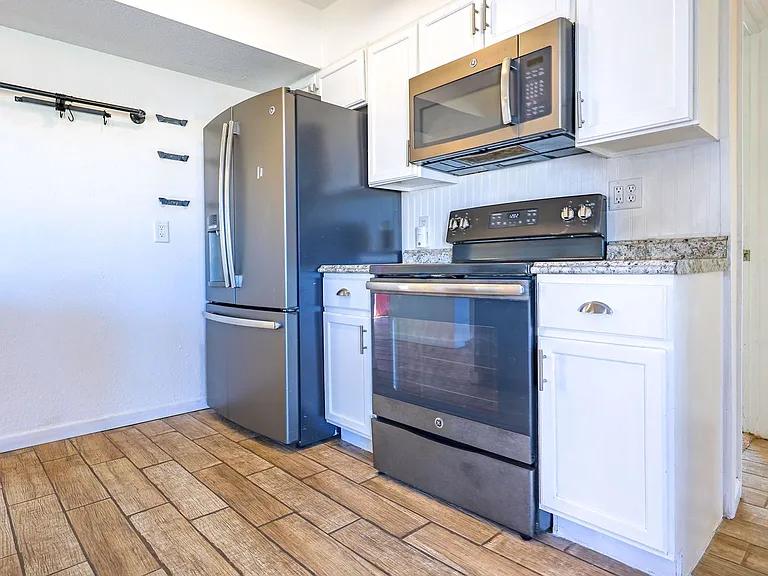 520 S 3rd St — Photo 7