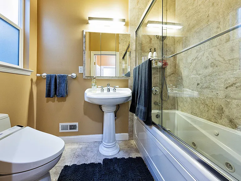 1737 Clement St — Photo 40