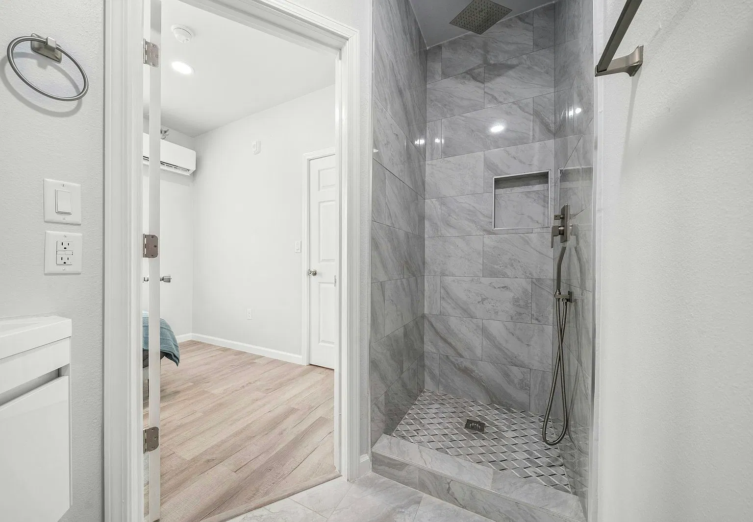 2813 Church St — Photo 3