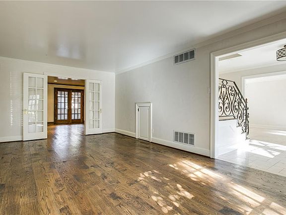3rd image of 3408 Dartmouth Ave
