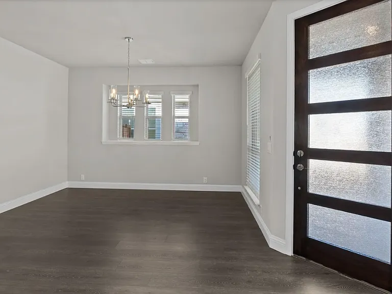 16921 Sandgrass Dr — Photo 2