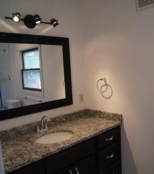 218 E Smith Rd — Photo 16