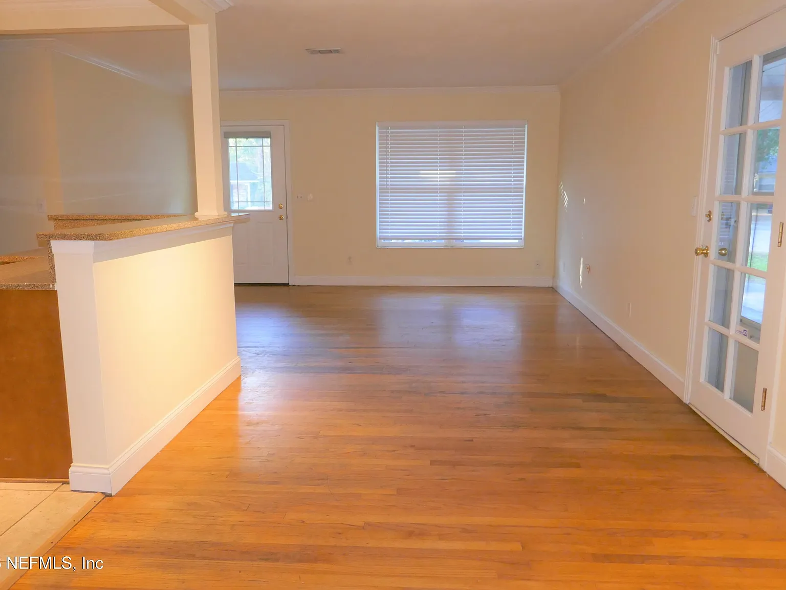 3 bed, 2.0 bath, 1256 sqft, $1,900 — Photo 4