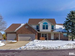 11 Pin Oak Ct, Washington, IL 61571