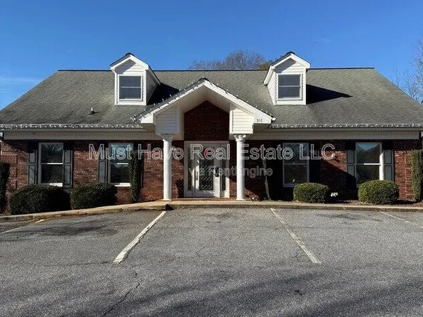 518 4th St SW #1, Hickory, NC 28602