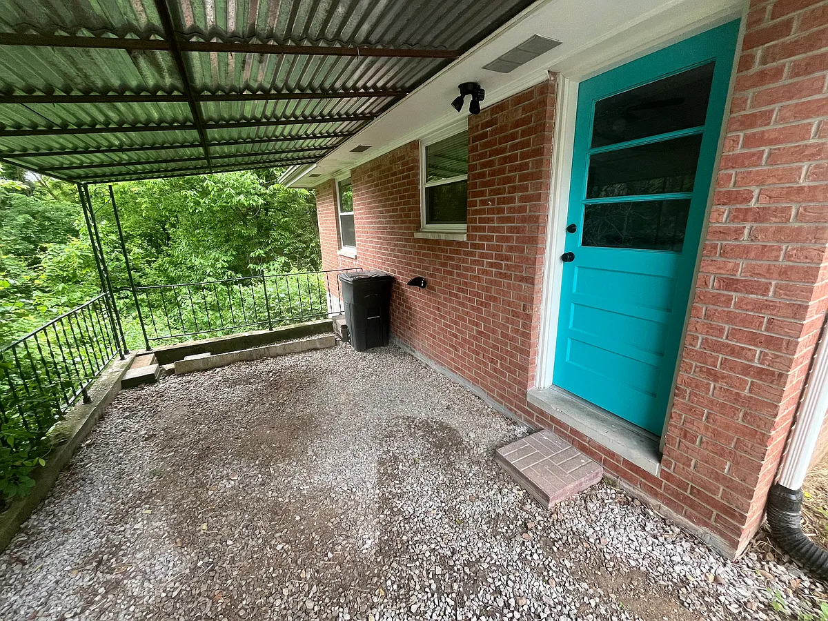 Building Photo - 9705 Raymond Dr #B