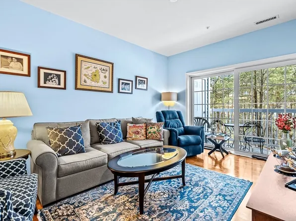 13 Morgan Dr Unit 208, Natick, MA 01760