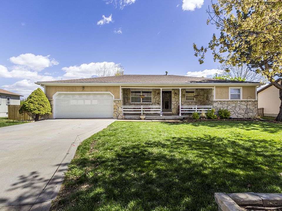 1st image of 3422 Woods Dr