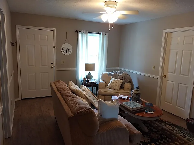 1316 Virginia Ave — Photo 2