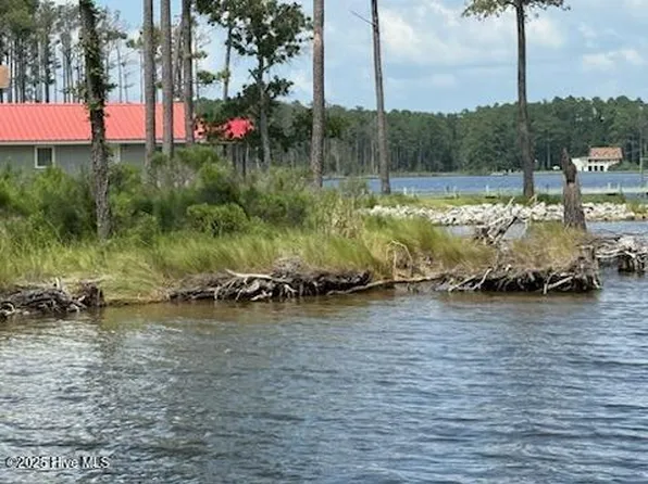 422 Jenles Drive, Belhaven, NC 27810