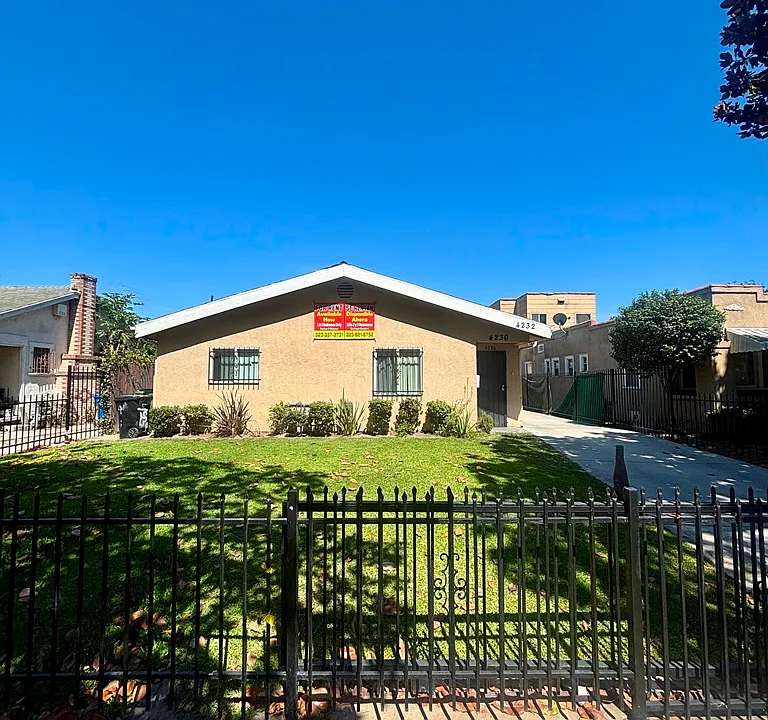 4232 Kenwood Ave