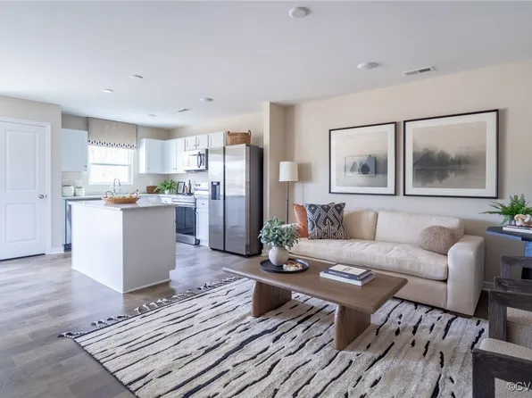 930 Encore Autumn Ln #B-11, Richmond, VA 23227