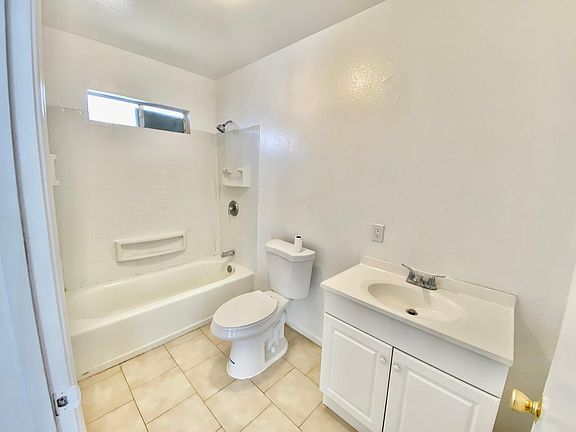 4th image of 1535 E Workman Ave