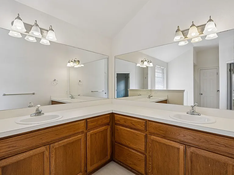 1708 Creekside Ct — Photo 28