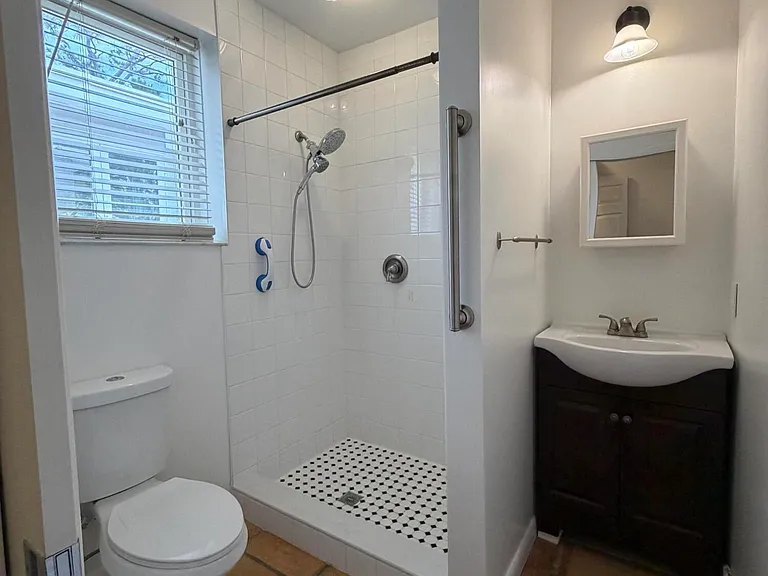 204 S Seacrest Cir — Photo 23
