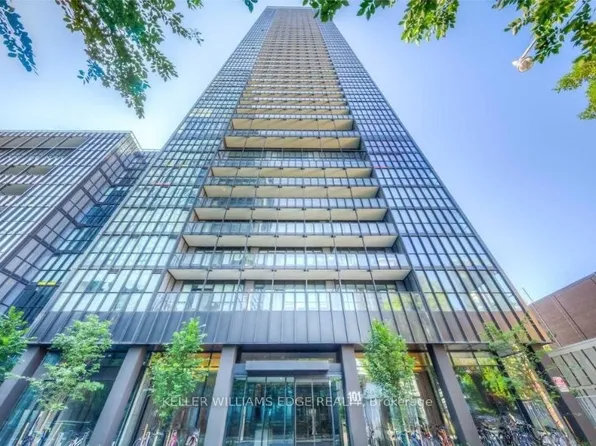 101 Charles St E #2809, Toronto, ON M4Y 0A9