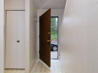 3367 SW Garden View Ave, Portland, OR 97225