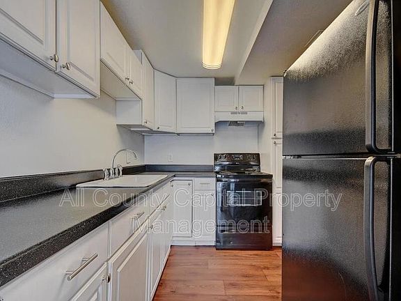5th image of 302 Carmen Ct APT 132