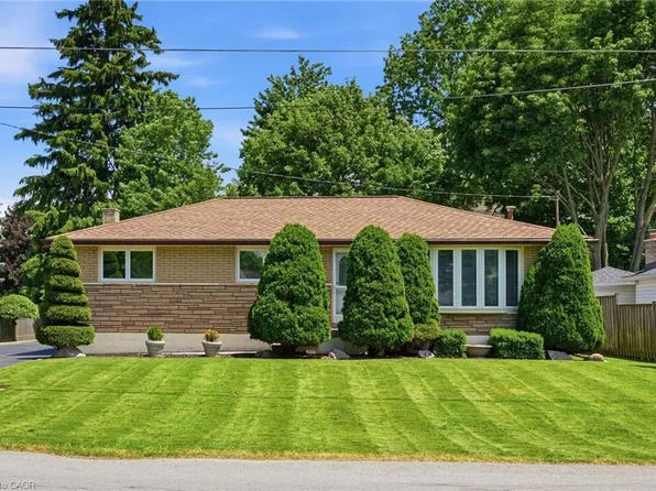 169 Seminole Rd, Hamilton, ON L9G 1Y7