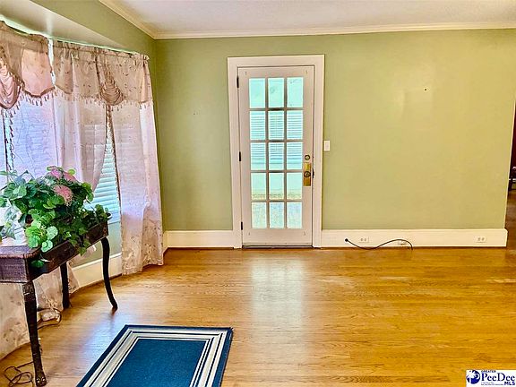 4th image of 514 Barefoot St