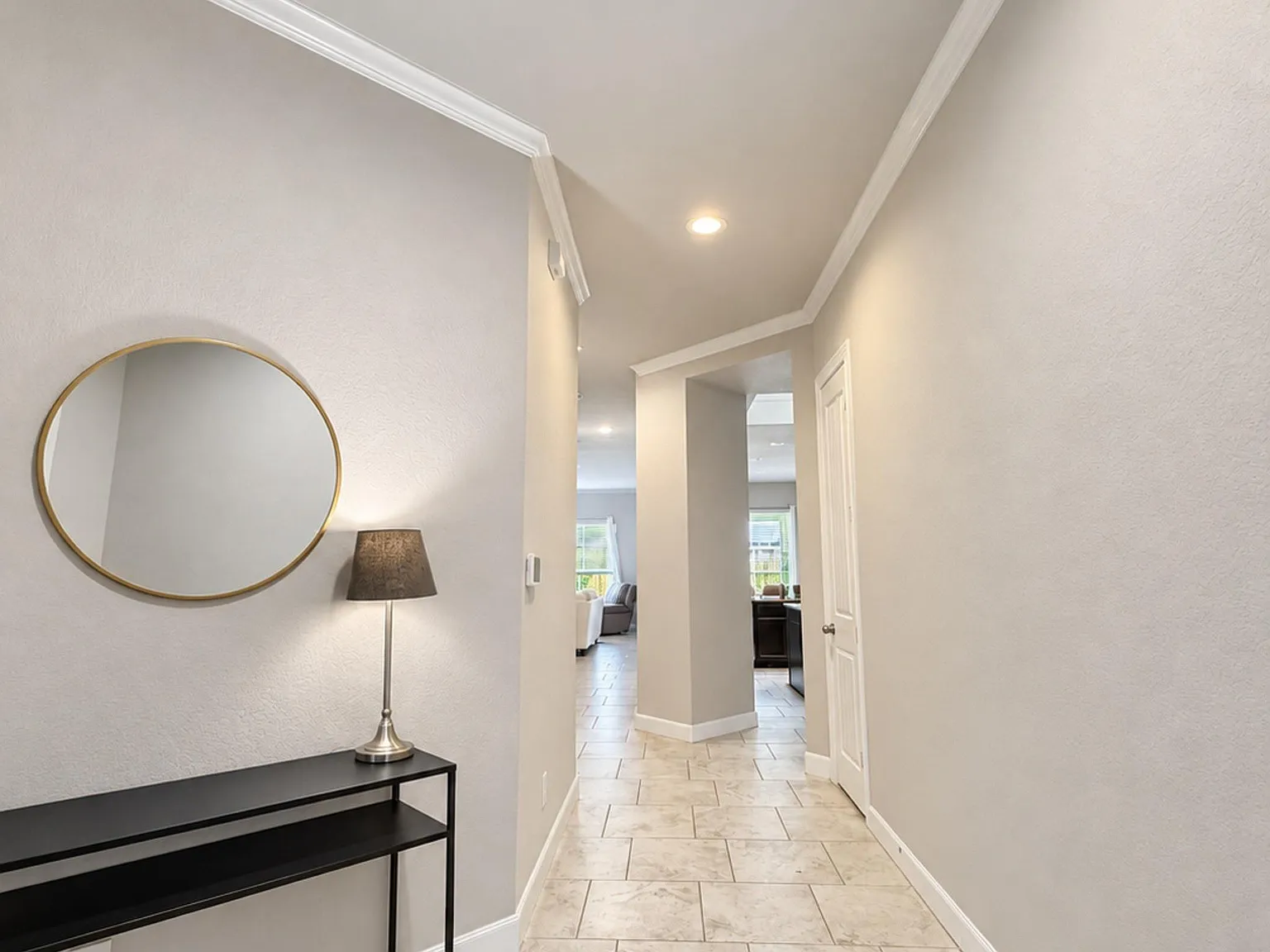 3 bed, 2.0 bath, 1844 sqft, $2,600 — Photo 4