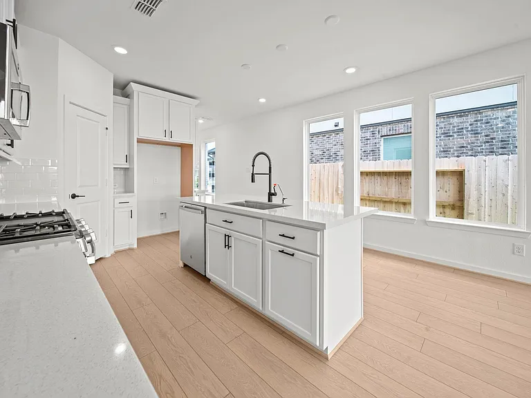 21643 Lampeter River Ln — Photo 8