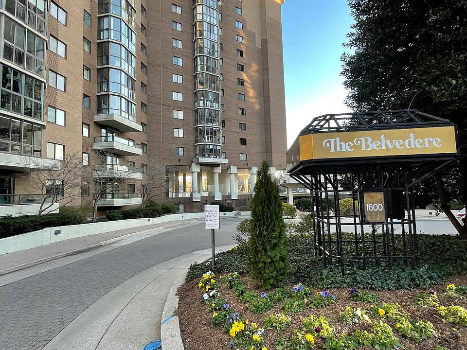 1st image of 1600 N Oak St APT 728