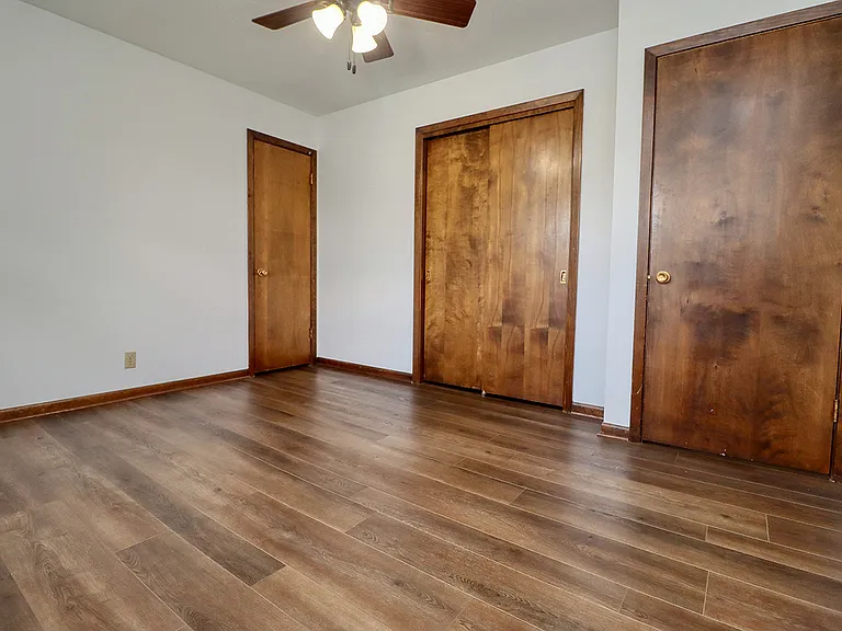 5521 S 42nd Street Ct — Photo 15