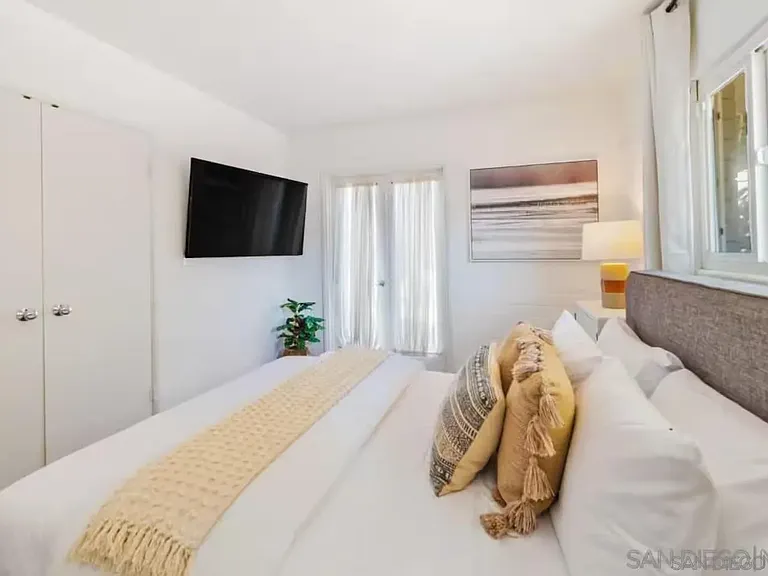 8373 El Paseo Grande — Photo 18