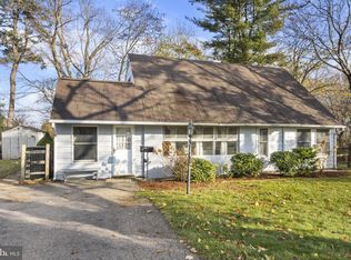 2 June Rd, Levittown, PA 19056