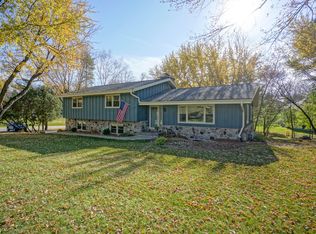 W335N5337 Wedgewood Dr, Nashotah, WI 53058