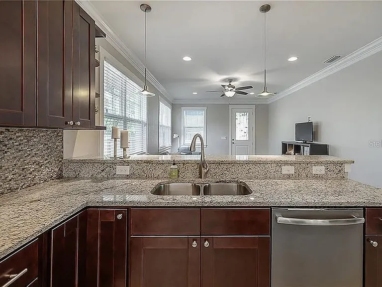 308 W Woodlawn Ave — Photo 16