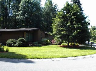 75 Garden Dr, Fairport, NY 14450