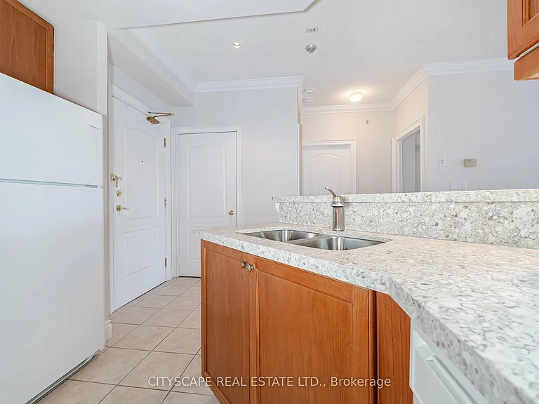 3351 Cawthra Rd #321 — Photo 10