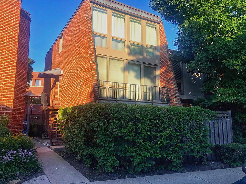 1st image of 2039 N Larrabee St #A1