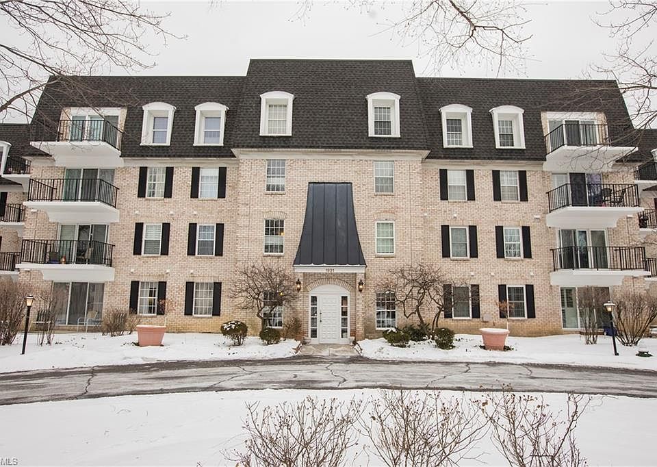 1st image of 1931 King James Pkwy APT 221