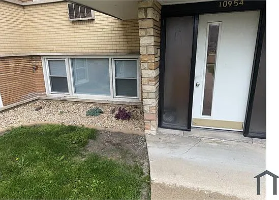 10954 S Western Ave #GRD — Photo 8
