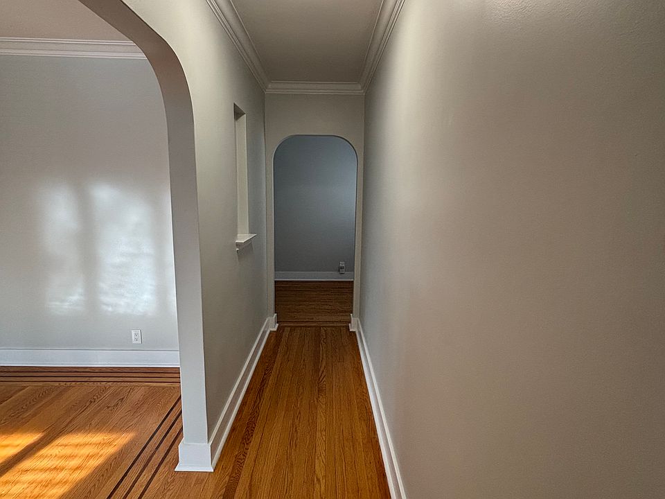 entrance hallway; moving toward foyer/possible office space