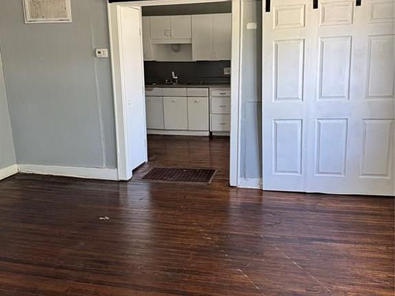 3rd image of 700 Dakota St #1/2