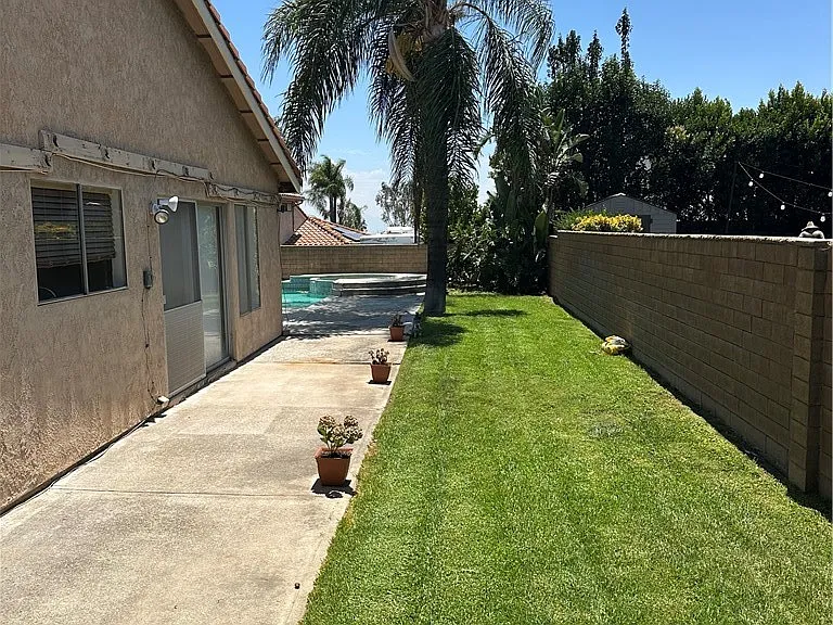 8549 Orange St — Photo 32