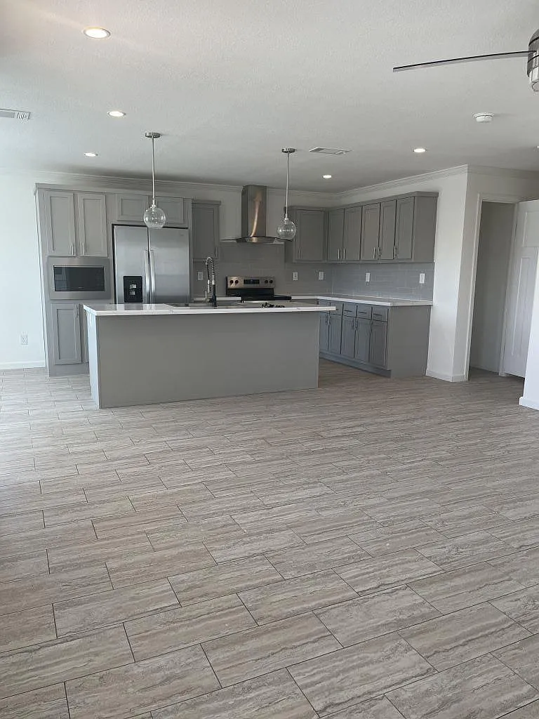 3 bed, 2.0 bath, 1460 sqft, $1,499 — Photo 1