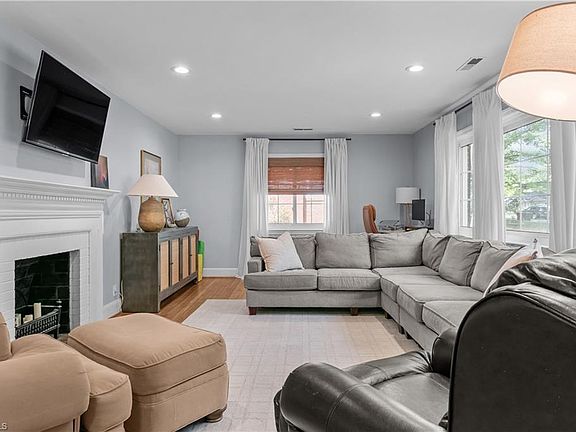 5th image of 3505 Kirby Dr