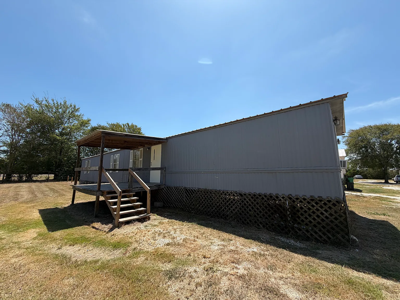 3 bed, $800 — Photo 1