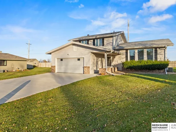 4979 S 156th Avenue Cir, Omaha, NE 68135