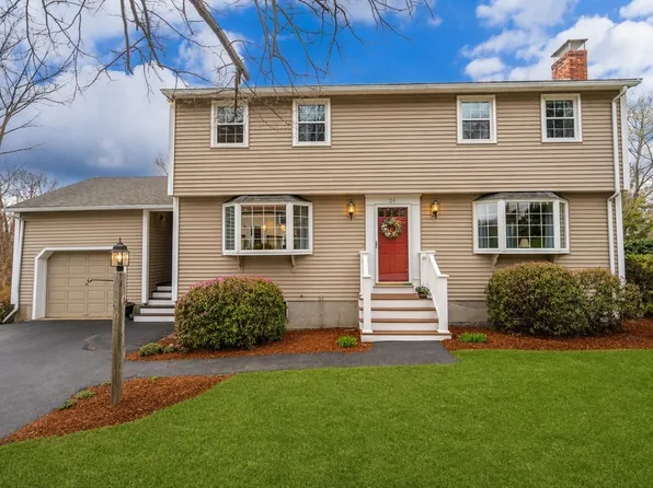 24 Hodgkins Dr, Ipswich, MA 01938