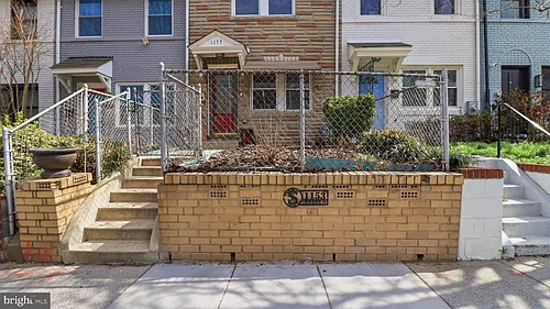 1153 3rd St NE Photo 1